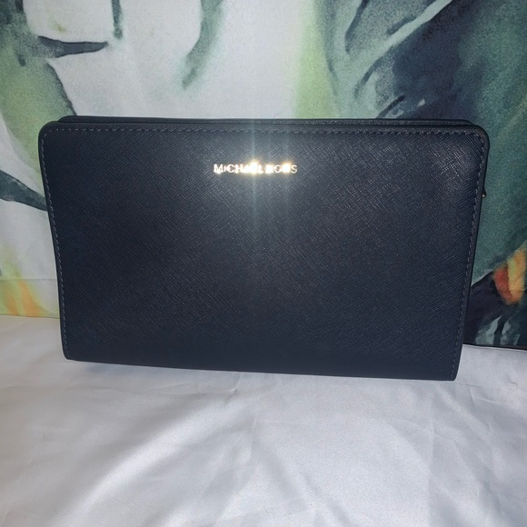 Navy Blue Michael Kors Crossbody - Picture 1 of 3